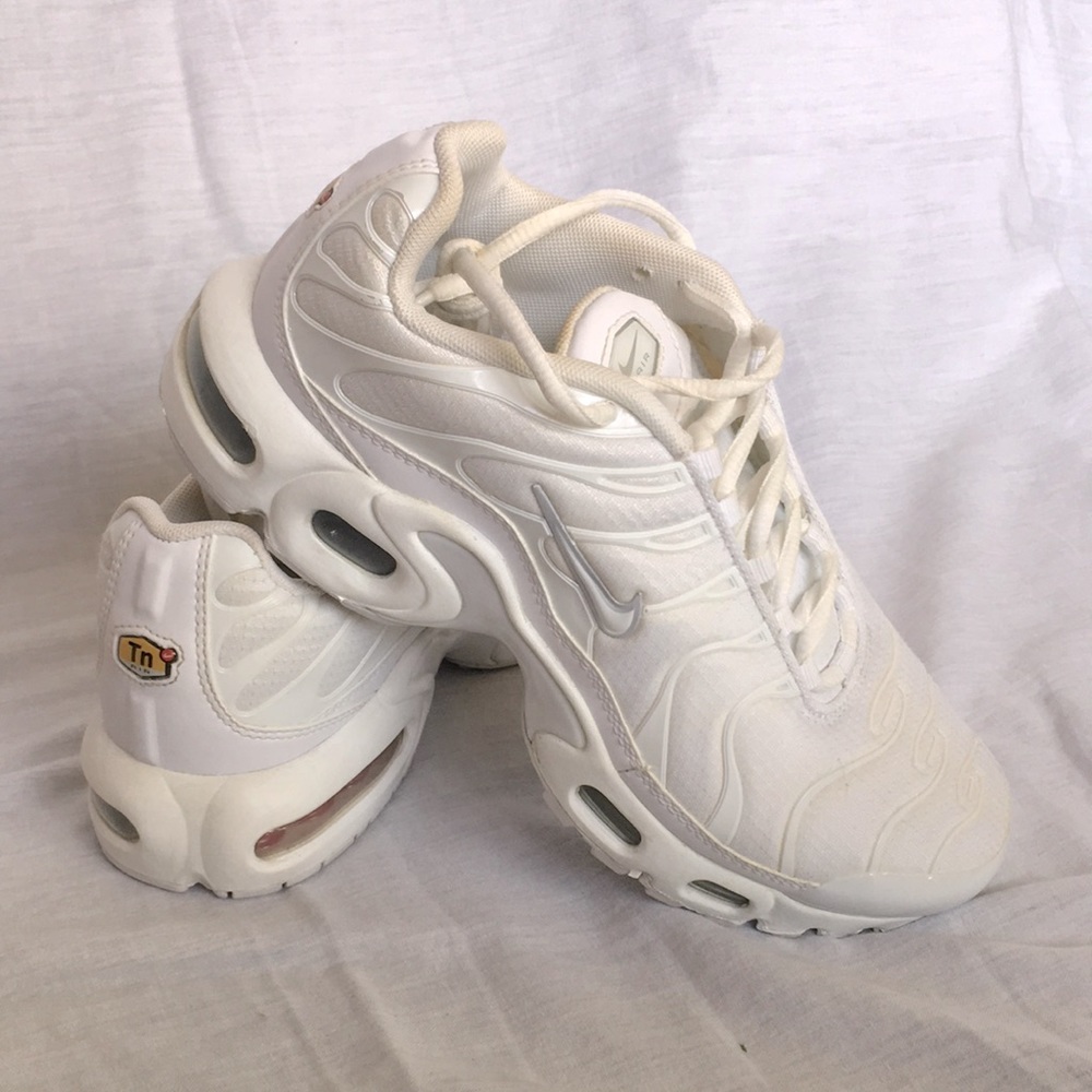 White Air Max Plus size 5.5y